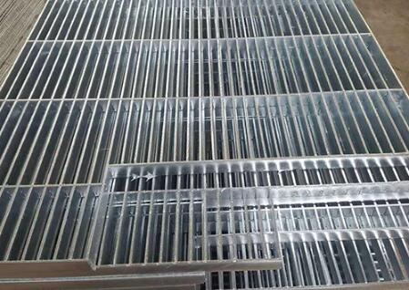 鍍鋅格柵板需要怎樣維持表面光滑細膩呢？