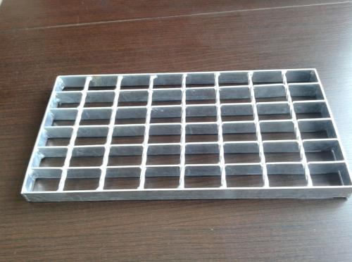 怎樣防止格柵板變形